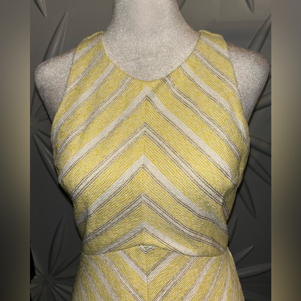 NWT Mi a mi SZ S Yellow/white/gold metallic chevron patterned dress/bust 34” - Picture 7 of 8
